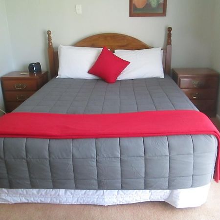 Awatea Park Motel Palmerston North Eksteriør bilde